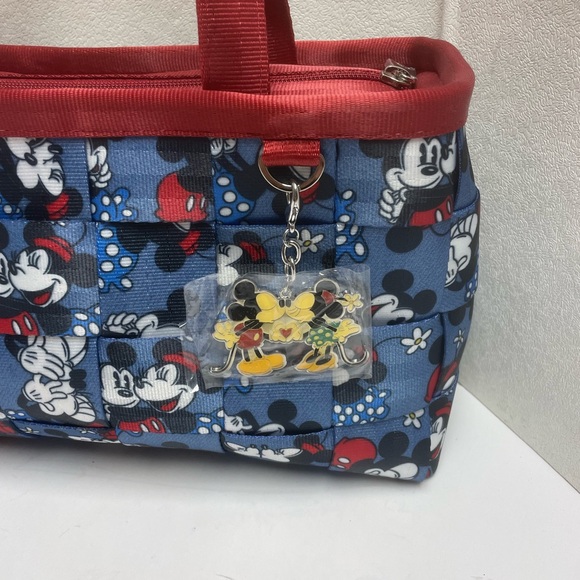 Harveys Disney Mickey Loves Minnie Classic Boyfriend Seatbelt Purse Shoulder Bag - Picture 2 of 10